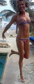 Rebecca Romijn feet photo thumbnail