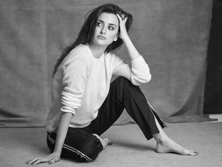 Penélope Cruz feet photo thumbnail