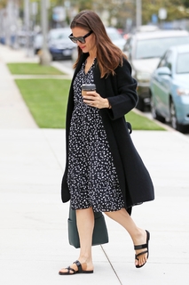 Jennifer Garner feet photo thumbnail
