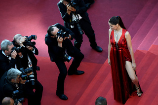 Laetitia Casta feet photo thumbnail