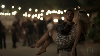 Paolla Oliveira feet photo thumbnail
