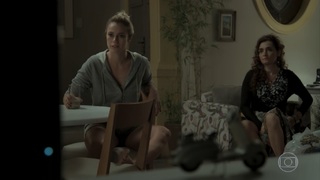 Paolla Oliveira feet photo thumbnail