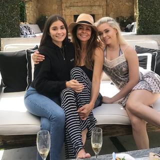 Brooke Burke feet photo thumbnail