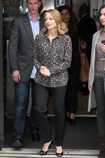 Jodie Foster feet photo thumbnail