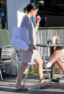 Selma Blair feet photo thumbnail