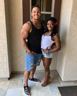 Simone Biles feet photo thumbnail