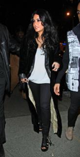 Vanessa Hudgens feet photo thumbnail