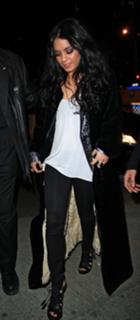 Vanessa Hudgens feet photo thumbnail