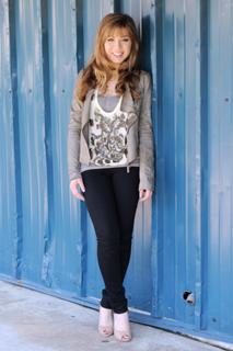 Jennette McCurdy feet photo thumbnail