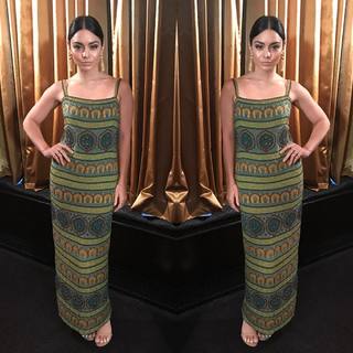 Vanessa Hudgens feet photo thumbnail