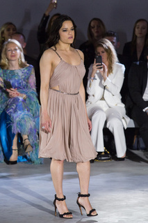 Michelle Rodriguez feet photo thumbnail