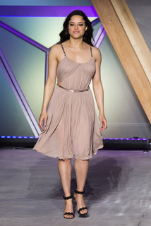 Michelle Rodriguez feet photo thumbnail