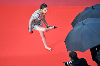 Kristen Stewart feet photo thumbnail