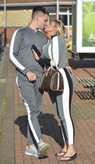 Chloe Ferry feet photo thumbnail