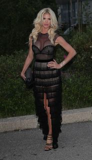Victoria Silvstedt feet photo thumbnail