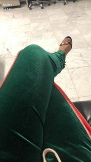 Anitta feet photo thumbnail
