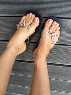 Emma Lovett feet photo thumbnail