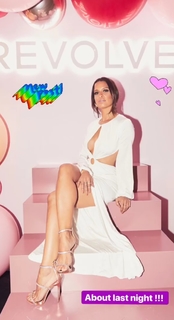 Rocsi Diaz feet photo thumbnail