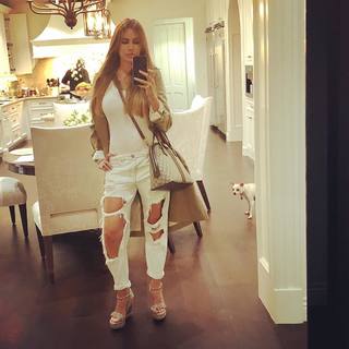 Sofía Vergara feet photo thumbnail