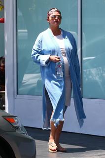 Chrissy Teigen feet photo thumbnail