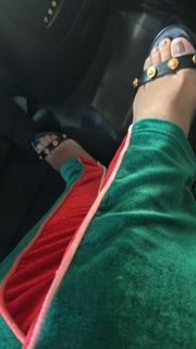 Anitta feet photo thumbnail