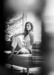 Gisele Bündchen feet photo thumbnail