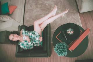 Kéfera Buchmann feet photo thumbnail
