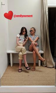 Emily Osment feet photo thumbnail