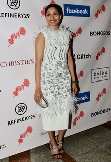 Freida Pinto feet photo thumbnail