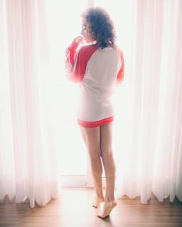 Kéfera Buchmann feet photo thumbnail
