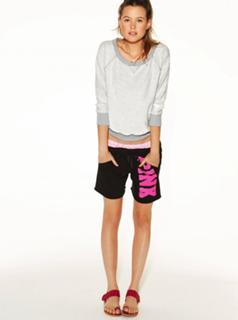Behati Prinsloo feet photo thumbnail