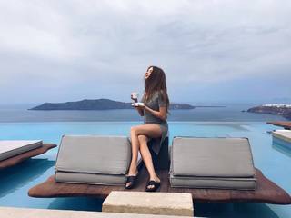 Xenia Tchoumitcheva feet photo thumbnail
