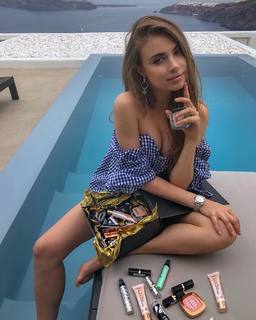 Xenia Tchoumitcheva feet photo thumbnail
