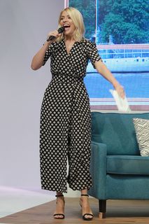 Holly Willoughby feet photo thumbnail