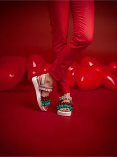 Cristina Ferreira feet photo thumbnail