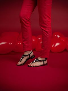 Cristina Ferreira feet photo thumbnail