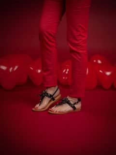 Cristina Ferreira feet photo thumbnail