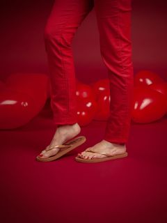 Cristina Ferreira feet photo thumbnail
