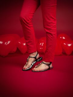 Cristina Ferreira feet photo thumbnail