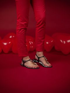 Cristina Ferreira feet photo thumbnail