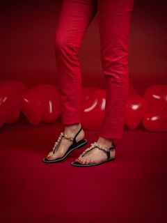 Cristina Ferreira feet photo thumbnail
