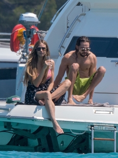 Heidi Klum feet photo thumbnail