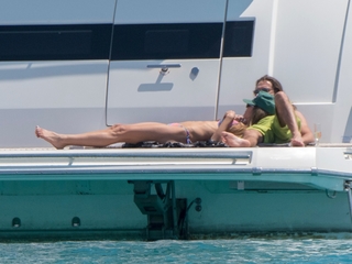Heidi Klum feet photo thumbnail