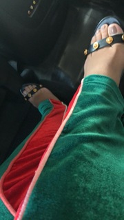 Anitta feet photo thumbnail