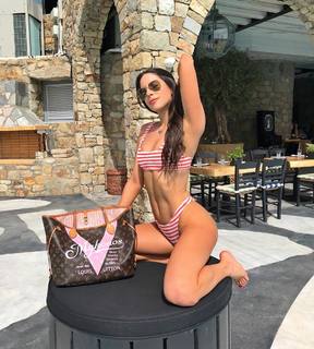 Jen Selter feet photo thumbnail