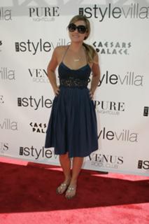 Lauren Conrad feet photo thumbnail