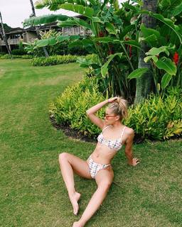 Jasmine Sanders feet photo thumbnail