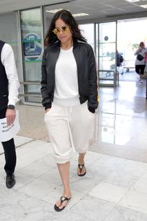 Michelle Rodriguez feet photo thumbnail