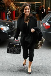 Denise Richards feet photo thumbnail