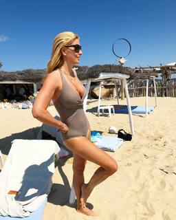 Federica Fontana feet photo thumbnail